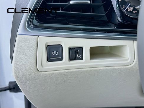 Used 2022 Cadillac XT6 Premium Luxury AWD/4WD image 14