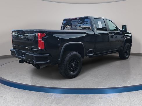 Used 2025 Chevrolet Silverado 2500 ZR2 w/ Technology Package AWD/4WD image 5