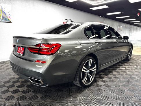 Used 2016 BMW 750i image 12