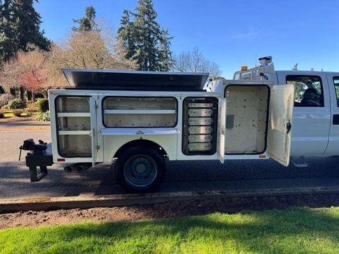 Used 2010 Ford F550 4x4 Crew Cab Super Duty image 44