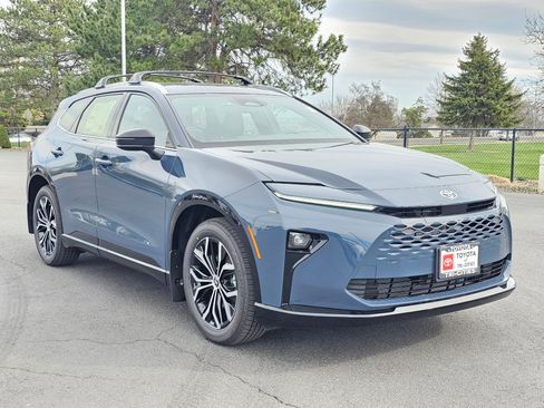 New 2026 Toyota Crown Signia w/ Tow-Hitch Package (TMS) AWD/4WD image 6