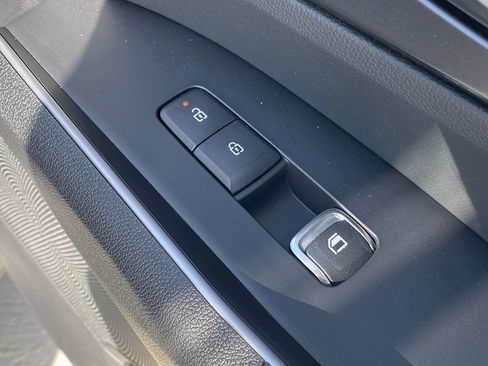 New 2026 Kia Sorento LX FWD image 25