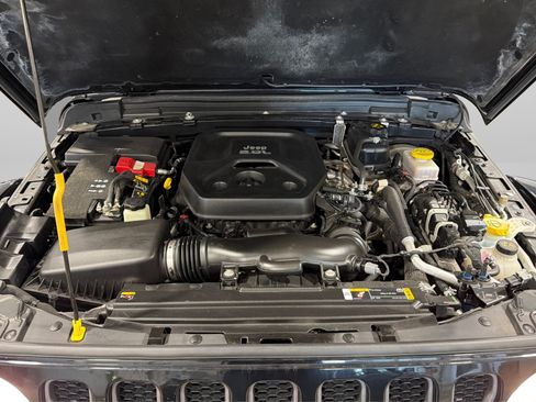 Used 2022 Jeep Wrangler Unlimited Rubicon AWD/4WD image 11