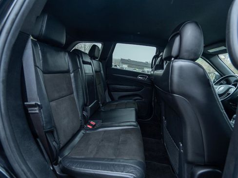 Used 2019 Jeep Grand Cherokee Altitude AWD/4WD image 14