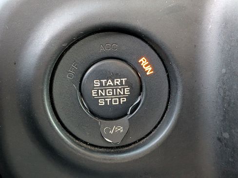 Used 2018 Jeep Wrangler Unlimited Sport S image 23