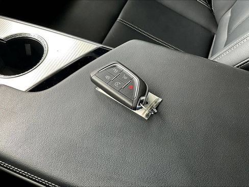 Certified 2024 Cadillac Lyriq Tech AWD/4WD image 35