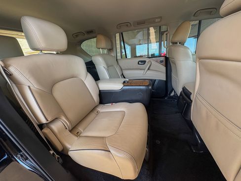 Used 2022 Nissan Armada SL w/ Captain's Chairs Package AWD/4WD image 27