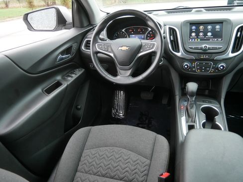 Used 2022 Chevrolet Equinox LT AWD/4WD image 9
