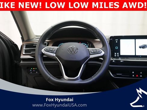 Used 2025 Volkswagen Atlas SE image 4