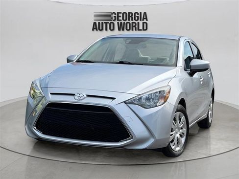 Used 2020 Toyota Yaris L FWD image 1
