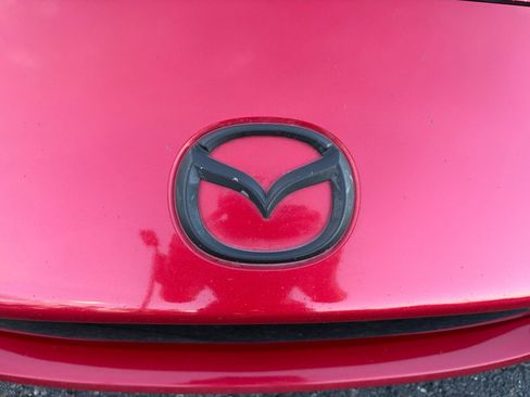 Used 2016 MAZDA MX-5 Miata Sport RWD image 23