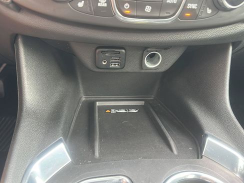 Used 2023 Chevrolet Traverse High Country FWD image 97