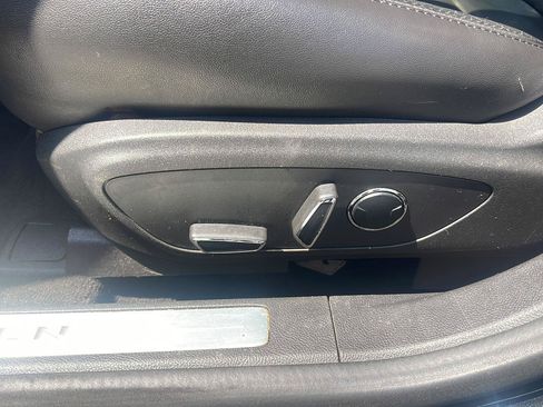 Used 2013 Lincoln MKZ FWD image 16