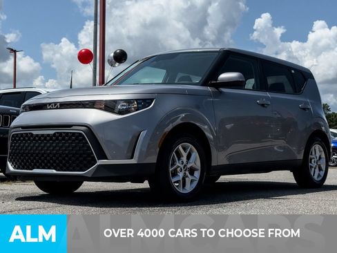 Used 2025 Kia Soul LX w/ LX Technology Package FWD image 2