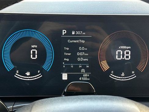 Certified 2025 Hyundai Santa Fe SEL image 26