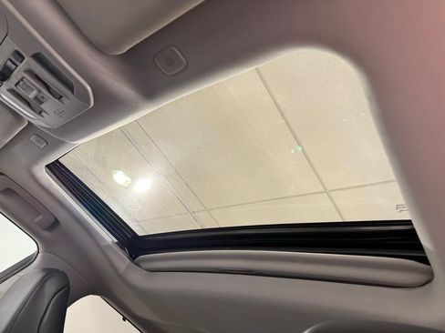 Used 2023 Toyota Highlander XLE FWD image 18