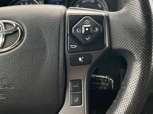 Used 2021 Toyota Tacoma TRD Off-Road w/ Technology Package AWD/4WD image 15