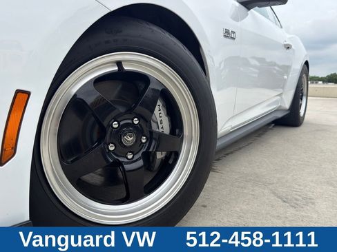 Used 2025 Ford Mustang GT Premium RWD image 5