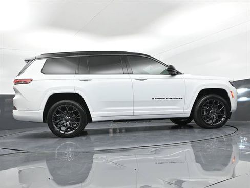 Used 2026 Jeep Grand Cherokee L Summit w/ Obsidian Package AWD/4WD image 38