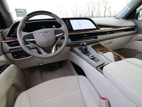 Used 2024 Cadillac Escalade ESV Sport Platinum w/ LPO, ONYX Package AWD/4WD image 38