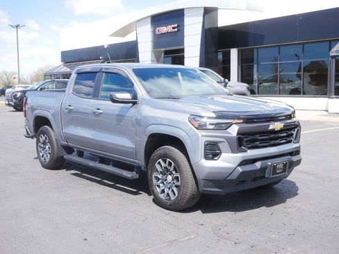 Certified 2024 Chevrolet Colorado LT w/ LT Convenience Package III AWD/4WD image 2