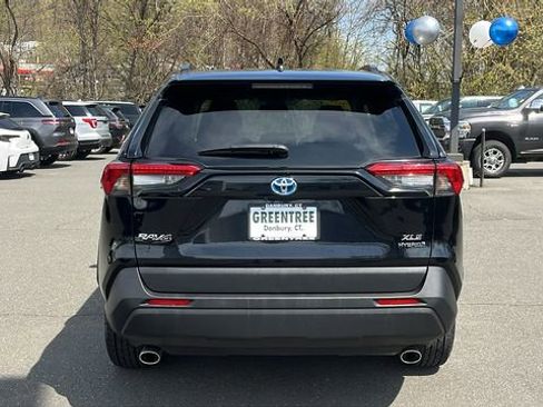 Used 2024 Toyota RAV4 XLE image 5