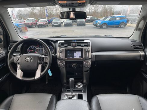Used 2018 Toyota 4Runner SR5 Premium image 15