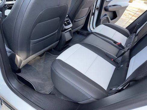 Used 2025 Chevrolet Equinox EV LT image 23