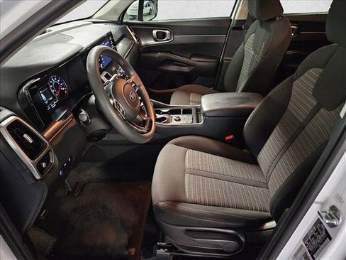 Used 2021 Kia Sorento LX FWD image 15