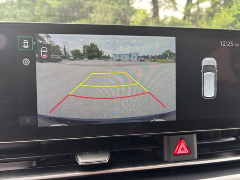 Used 2026 Kia Carnival FWD image 24
