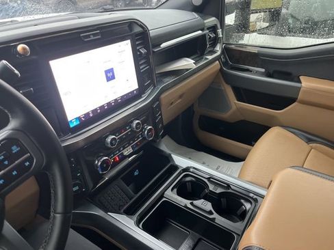 Used 2025 Ford F350 Lariat w/ Black Appearance Package image 11