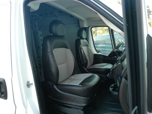 Used 2025 RAM ProMaster 2500 w/ Convenience Group FWD image 22