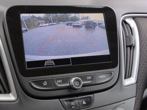 Used 2022 Chevrolet Malibu LT FWD image 13