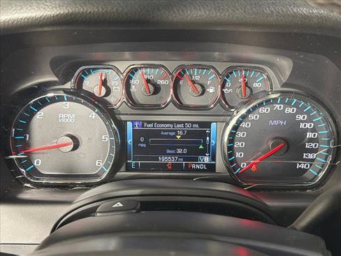 Used 2019 Chevrolet Suburban LT RWD image 28