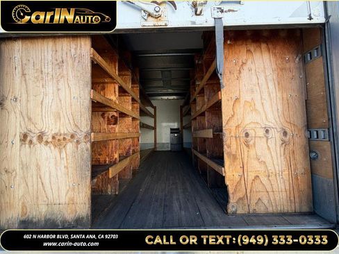 Used 2016 Chevrolet Express 4500 RWD image 21