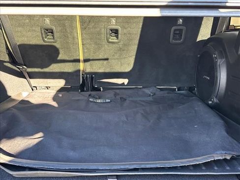 Used 2018 Jeep Wrangler Unlimited Sahara image 32