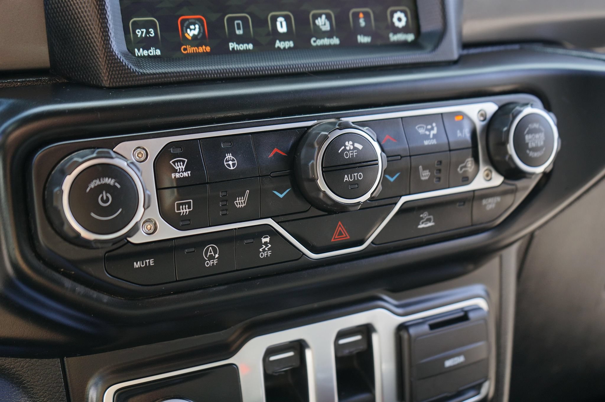 Used 2022 Jeep Wrangler Sport AWD/4WD image 19