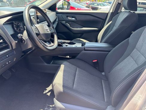 Used 2025 Nissan Rogue SV FWD image 29