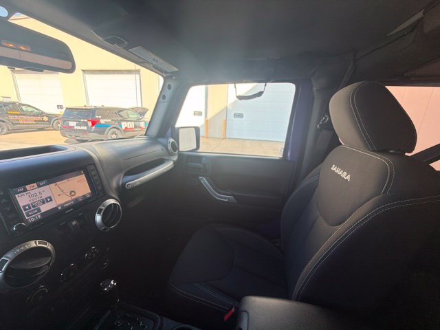 Used 2018 Jeep Wrangler Sahara AWD/4WD image 21