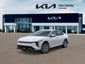 New 2025 Kia K4 LX image 1