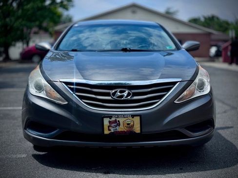 Used 2013 Hyundai Sonata GLS FWD image 2