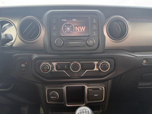 Used 2021 Jeep Wrangler Sport AWD/4WD image 15