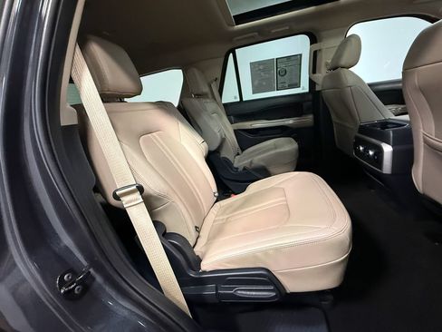 Used 2024 Ford Expedition Limited AWD/4WD image 14