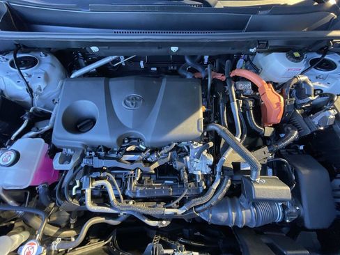 Used 2024 Toyota RAV4 SE image 29