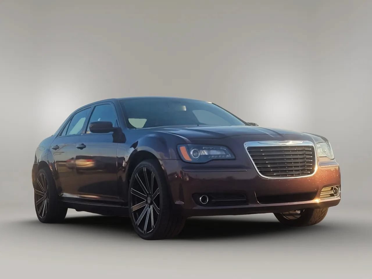 Used 2013 Chrysler 300 S RWD image 3
