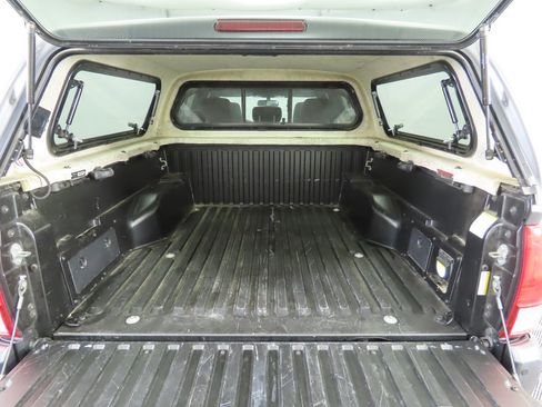 Used 2017 Toyota Tacoma TRD Off-Road w/ Premium & Technology Package image 28