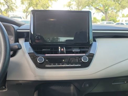 Used 2025 Toyota Corolla LE image 14