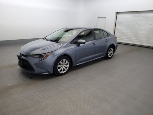 Used 2021 Toyota Corolla LE w/ Carpet Mat Package (TMS) FWD image 2