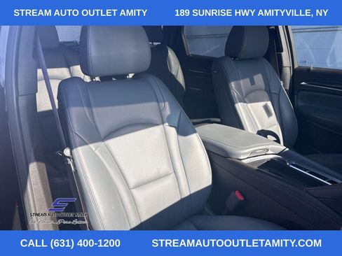 Used 2024 Buick Enclave Essence w/ Experience Buick Package image 9