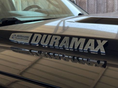 Used 2018 GMC Sierra 2500 Denali w/ Duramax Plus Package AWD/4WD image 3